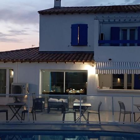 Hotel Le Bleu Marine Сент-Марі-де-ла-Мер Екстер'єр фото