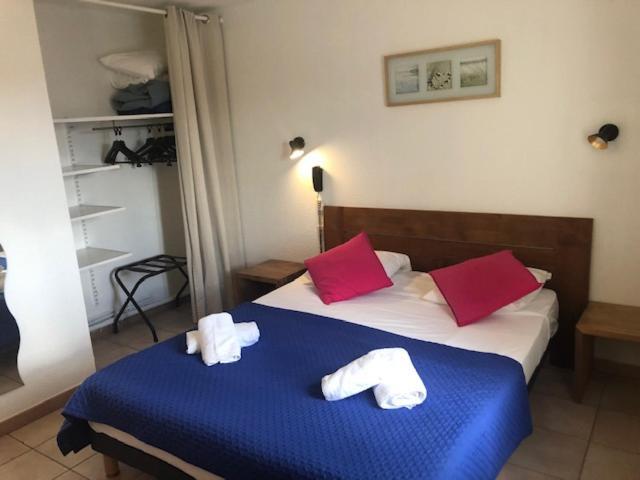 Hotel Le Bleu Marine Сент-Марі-де-ла-Мер Екстер'єр фото